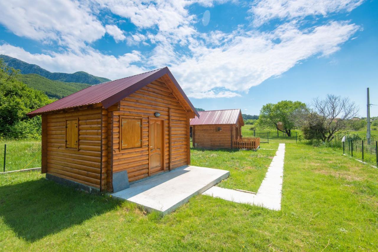 Lovcen Mountain Cottages Njegusi ภายนอก รูปภาพ