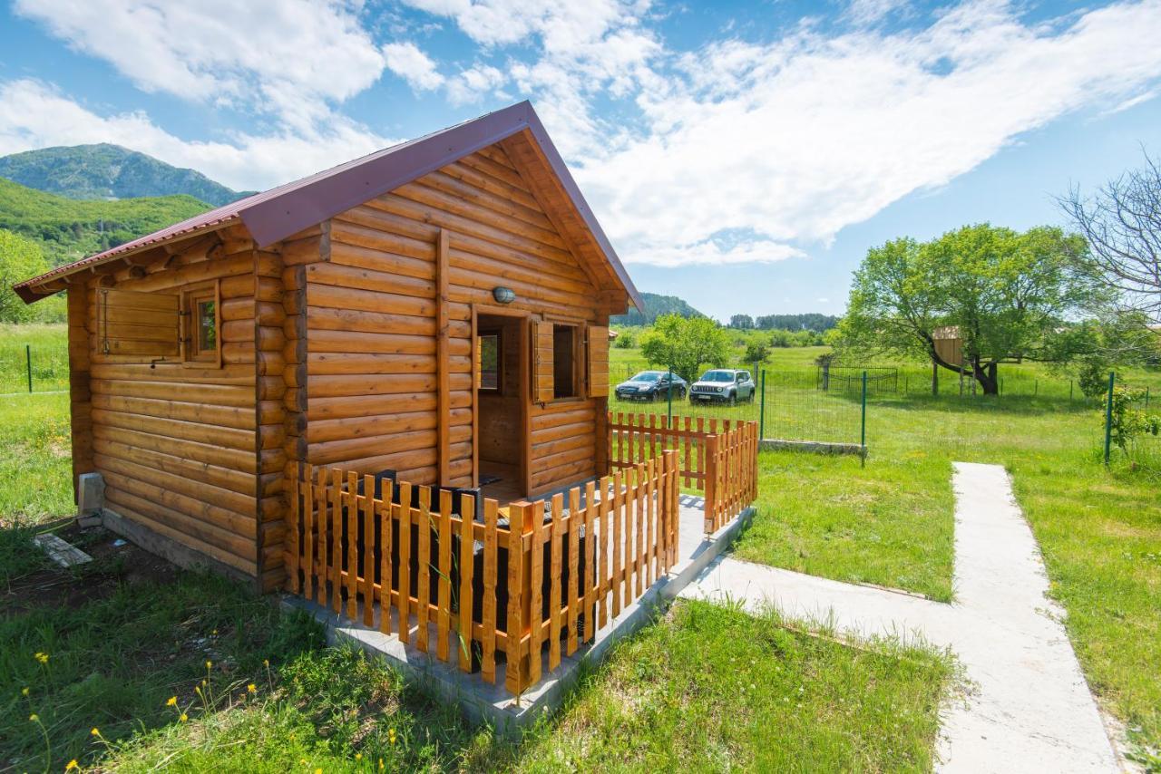 Lovcen Mountain Cottages Njegusi ภายนอก รูปภาพ
