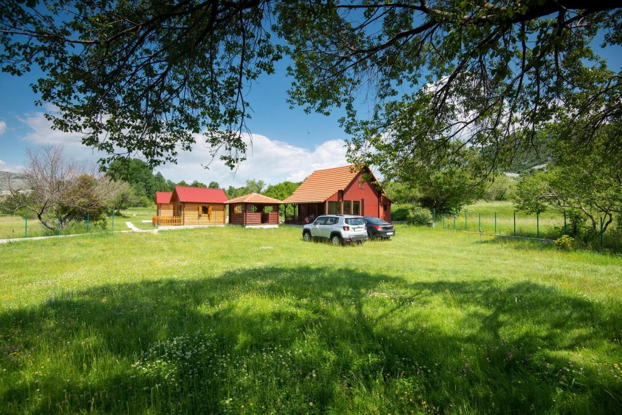 Lovcen Mountain Cottages Njegusi ภายนอก รูปภาพ