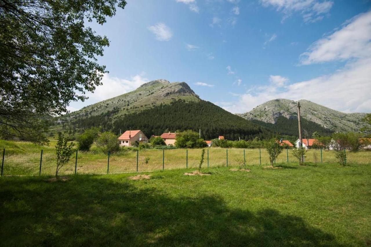 Lovcen Mountain Cottages Njegusi ภายนอก รูปภาพ