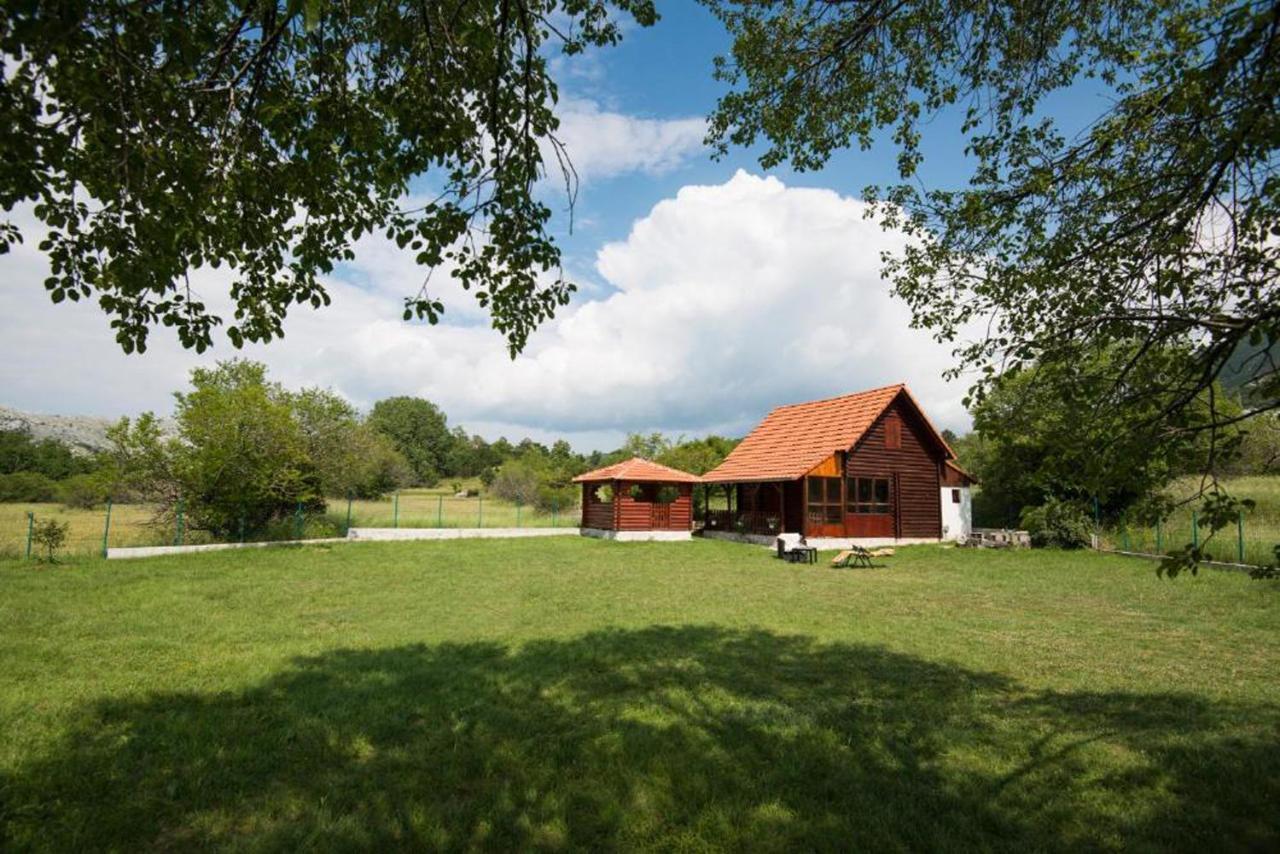 Lovcen Mountain Cottages Njegusi ภายนอก รูปภาพ